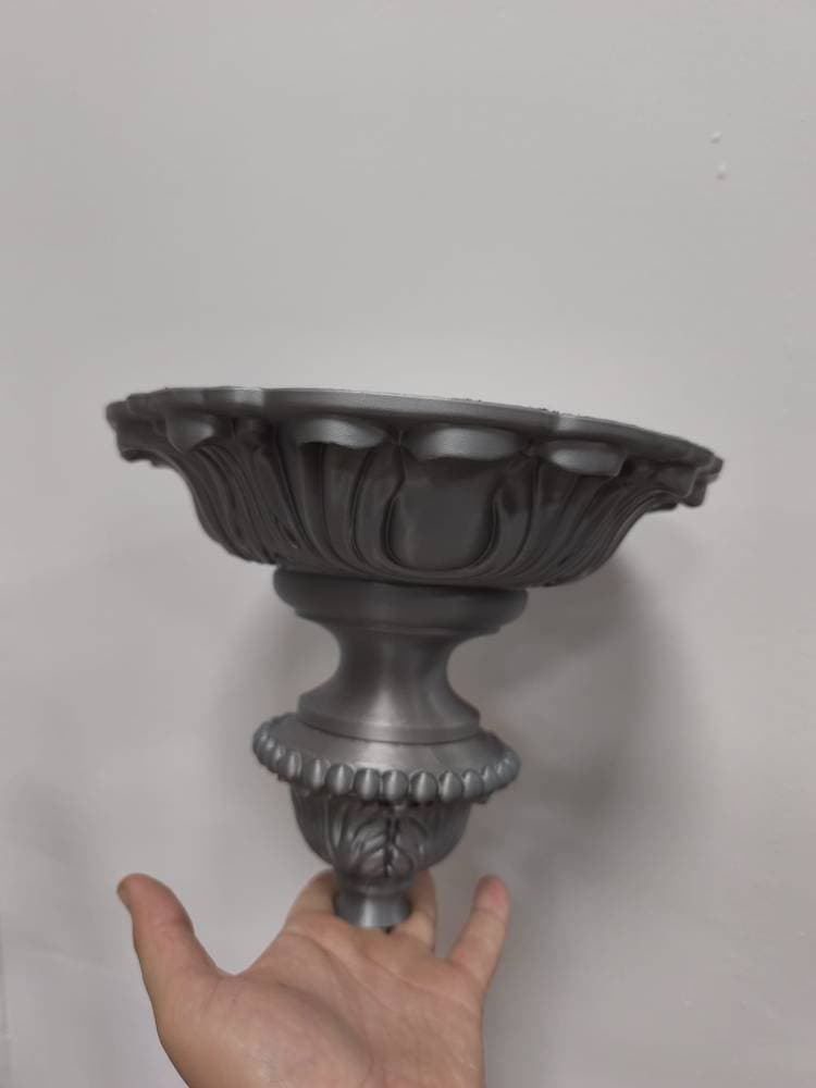 Copa ornamental en PLA plata con relieve de hojas