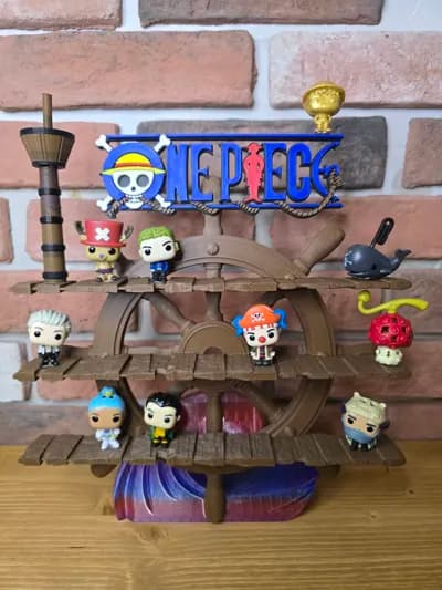 Expositor timón pirata para figuras Kinder One Piece personalizado impreso en 3D