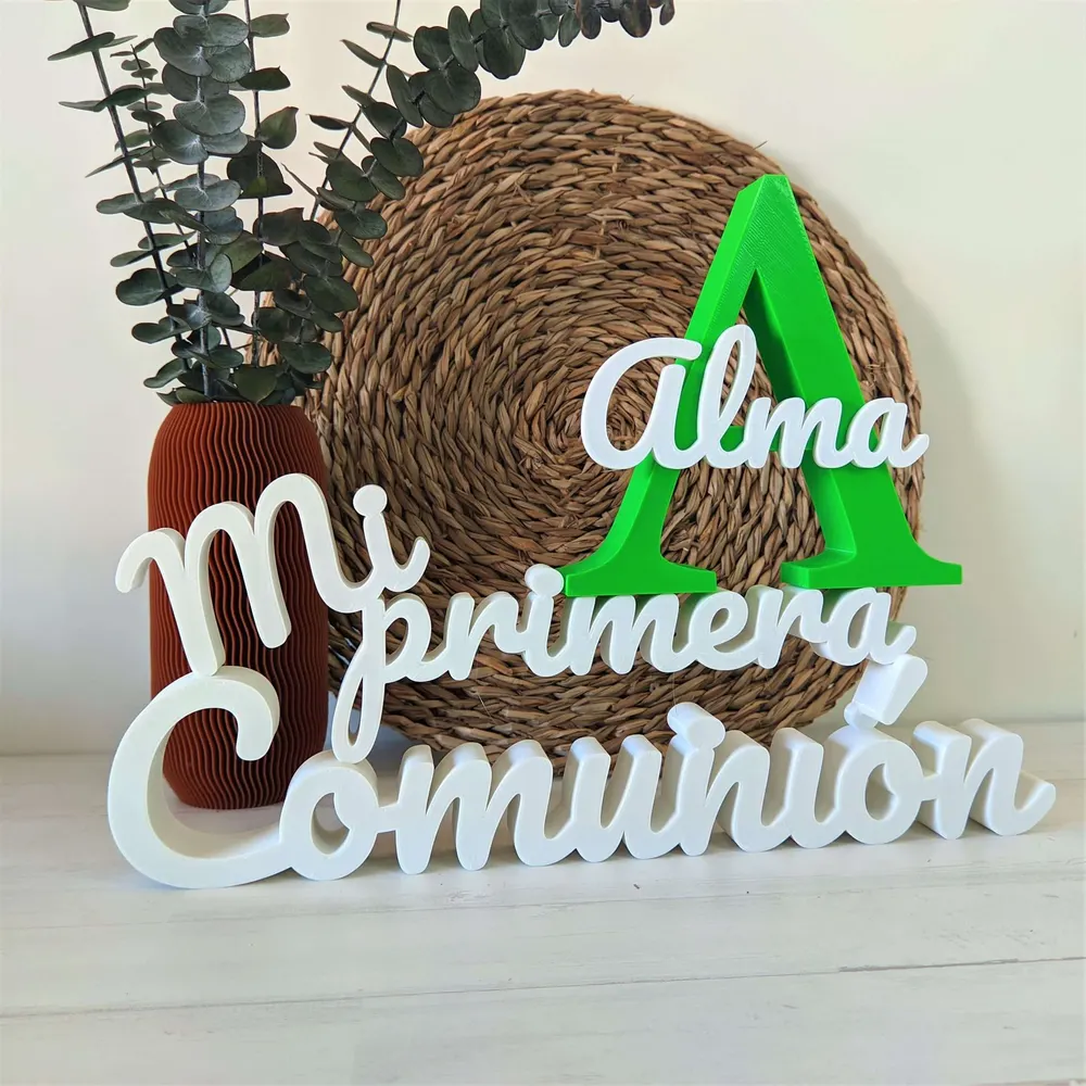 Letras «Mi primera comunión» con inicial