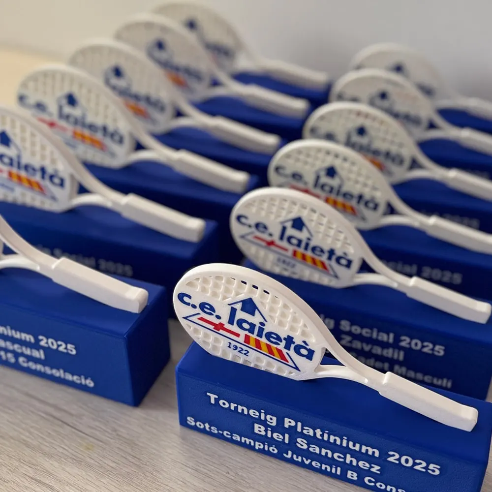 Trofeo personalizado para clubes impreso en 3D